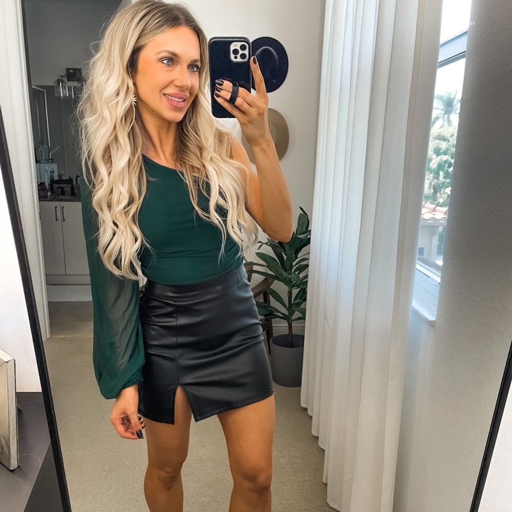 GREEN ONE SHOULDER DRESSY BODY SUIT